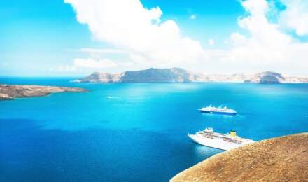 Cómo llegar a Santorini en barco y avión
