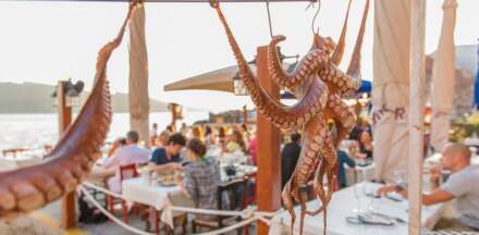 Comer en Santorini, los platos típicos 🐙