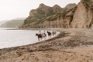 Paseos a caballo en Santorini, mejores rutas por la playa