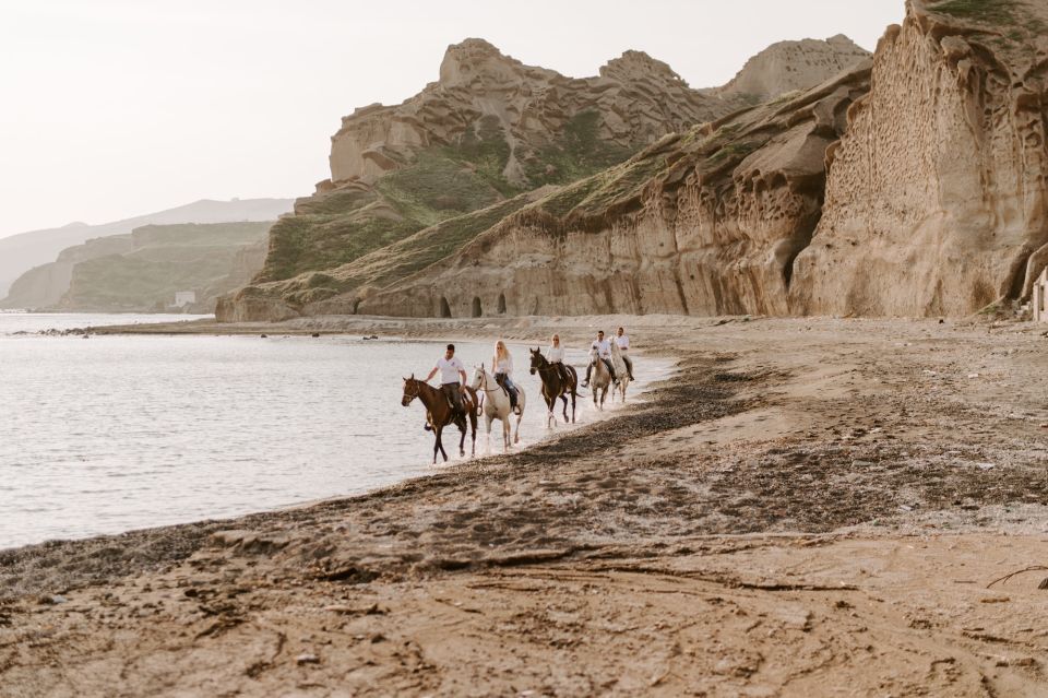Paseos a caballo en Santorini, mejores rutas por la playa